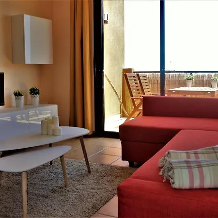 Apartment With Sea & Garden View *